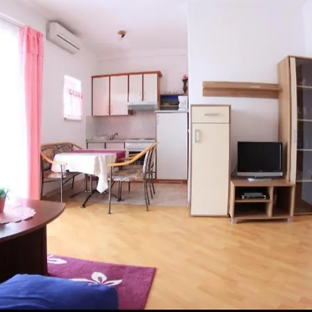 Dominka Apartment *